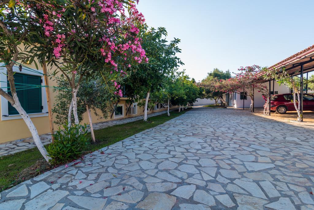 Golden Sand Apartments Vromonérion Dış mekan fotoğraf